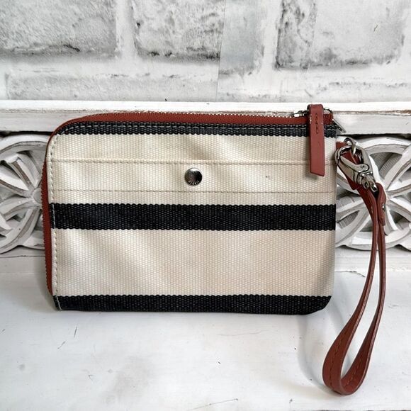 Fossil Authentic Patent Leather Wristlet Wallet, Striped - Picture 1 of 5